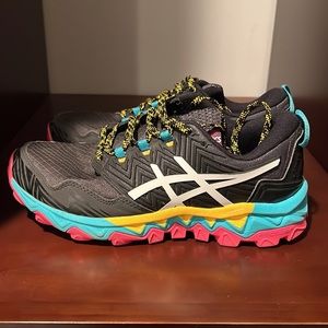 Women’s ASICS shoes size 7.5